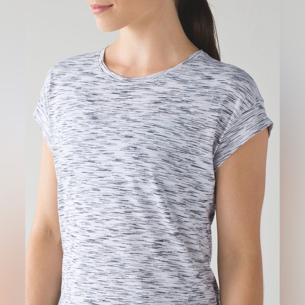 Lululemon Run Around Tee - Picture 3 of 7